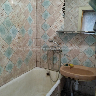 Сдам квартиру, Непокоренных ул. , 3  ком., 65 м², косметический ремонт 