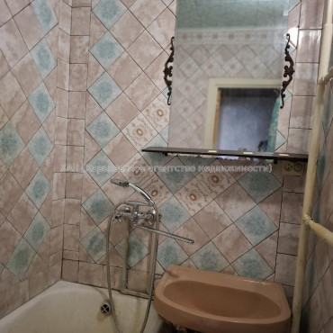 Сдам квартиру, Непокоренных ул. , 30 , 3  ком., 65 м², косметический ремонт 