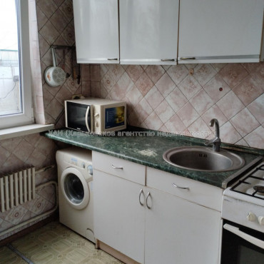 Сдам квартиру, Непокоренных ул. , 3  ком., 65 м², косметический ремонт 