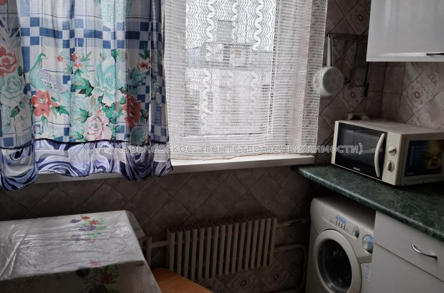 Сдам квартиру, Непокоренных ул. , 30 , 3  ком., 65 м², косметический ремонт 