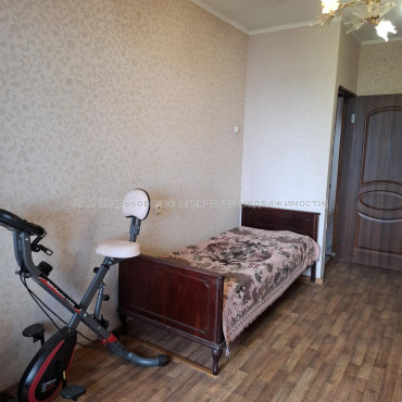Сдам квартиру, Непокоренных ул. , 30 , 3  ком., 65 м², косметический ремонт 