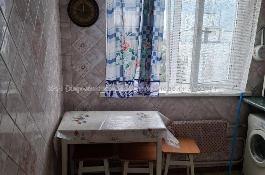 Сдам квартиру, Непокоренных ул. , 30 , 3  ком., 65 м², косметический ремонт 