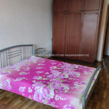 Сдам квартиру, Непокоренных ул. , 3  ком., 65 м², косметический ремонт 