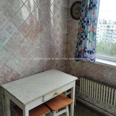 Сдам квартиру, Непокоренных ул. , 3  ком., 65 м², косметический ремонт 