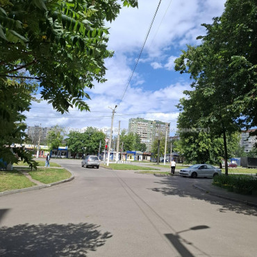 Сдам квартиру, Непокоренных ул. , 30 , 3  ком., 65 м², косметический ремонт 