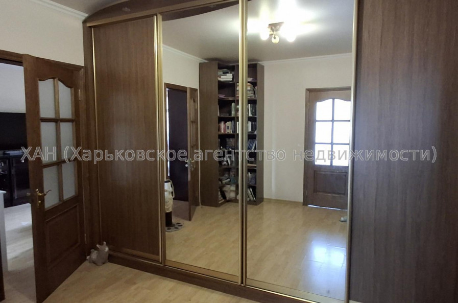 Продам квартиру, Кричевского ул. , 41 , 3  ком., 76 м², капитальный ремонт 