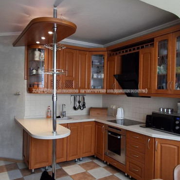Продам квартиру, Кричевского ул. , 41 , 3  ком., 76 м², капитальный ремонт 