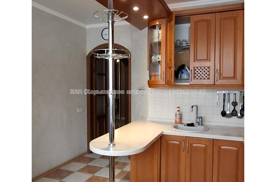 Продам квартиру, Кричевского ул. , 41 , 3  ком., 76 м², капитальный ремонт 