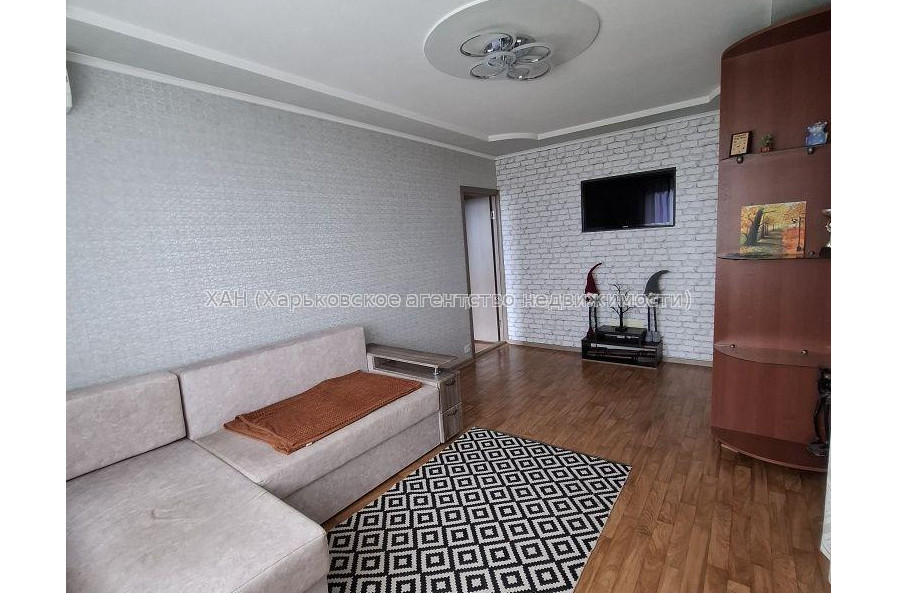 Продам квартиру, Амосова ул. , 2 кім., 47 м², капитальный ремонт 