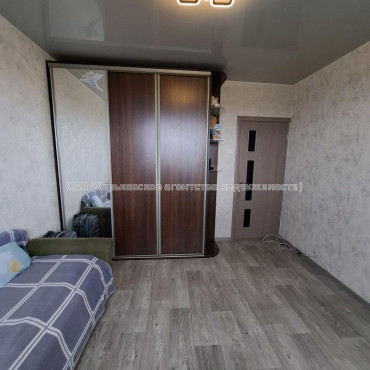 Продам квартиру, Амосова ул. , 2 кім., 47 м², капитальный ремонт 