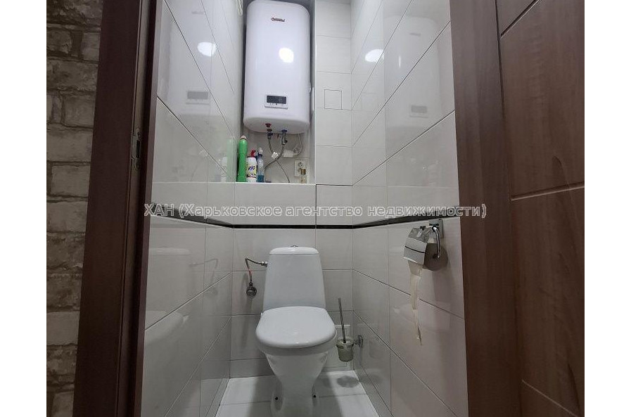 Продам квартиру, Амосова ул. , 2 кім., 47 м², капитальный ремонт 