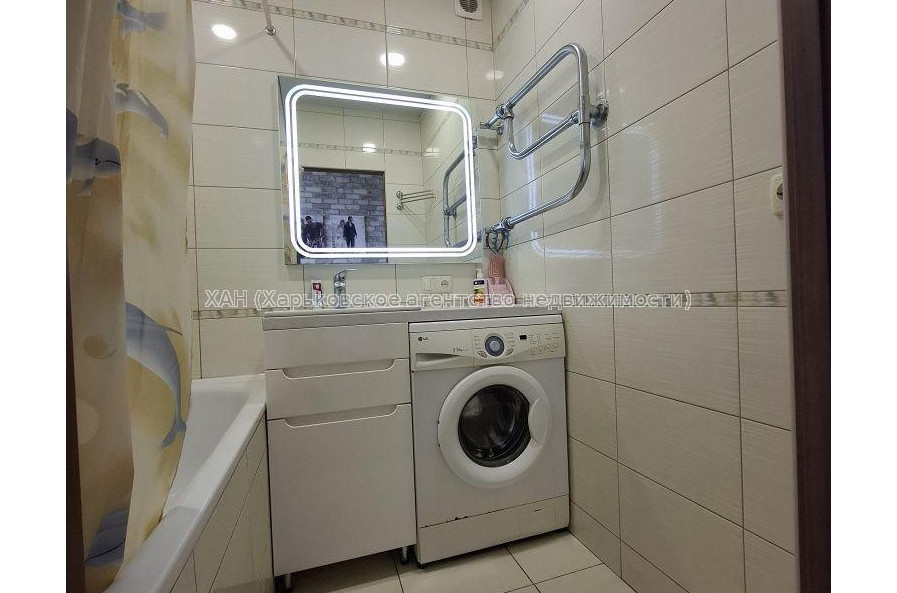 Продам квартиру, Амосова ул. , 2 кім., 47 м², капитальный ремонт 