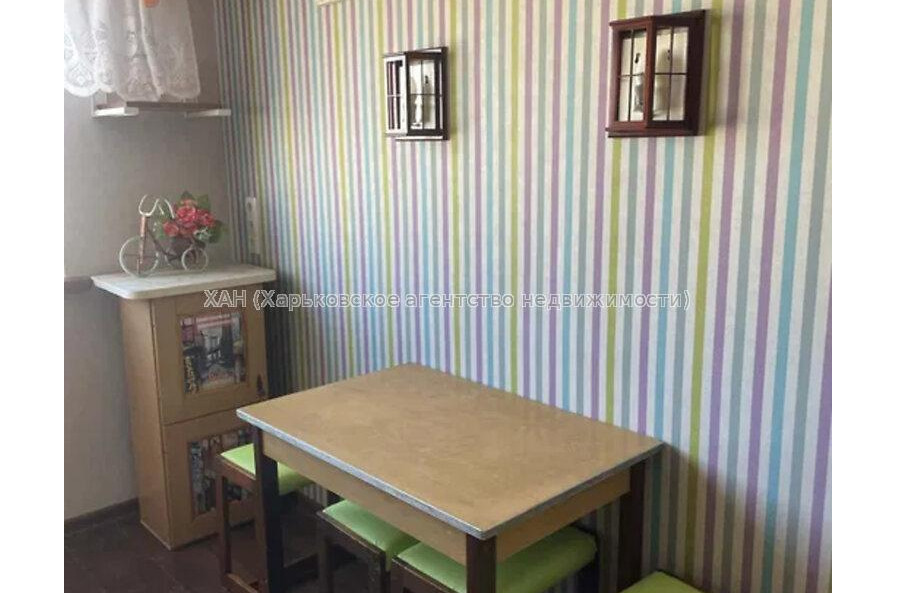 Продам квартиру, Соборности Украины ул. , 3 кім., 72 м², евроремонт 