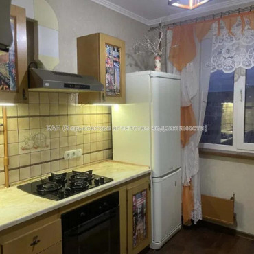 Продам квартиру, Соборности Украины ул. , 3 кім., 72 м², евроремонт 