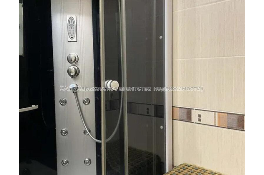 Продам квартиру, Соборности Украины ул. , 3 кім., 72 м², евроремонт 