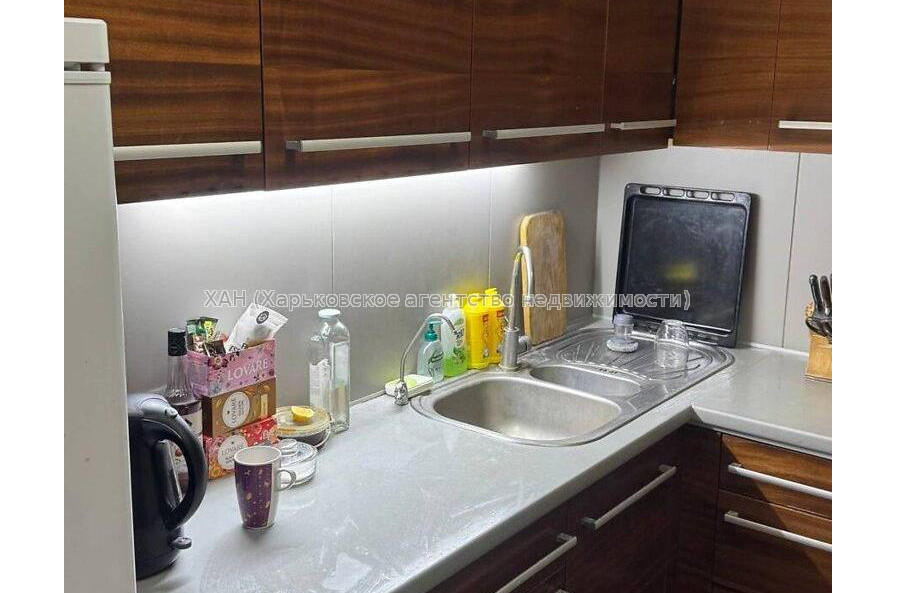 Продам квартиру, Балакирева пер. , 3 кім., 84 м², капитальный ремонт 