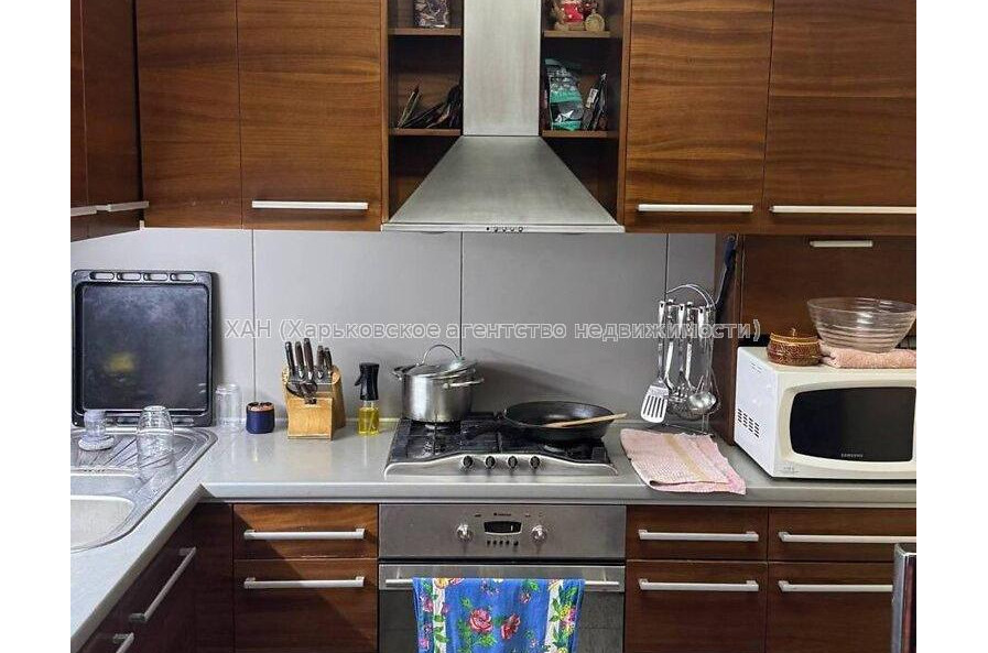 Продам квартиру, Балакирева пер. , 3 кім., 84 м², капитальный ремонт 