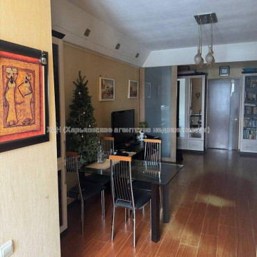 Продам квартиру, Балакирева пер. , 3 кім., 84 м², капитальный ремонт 