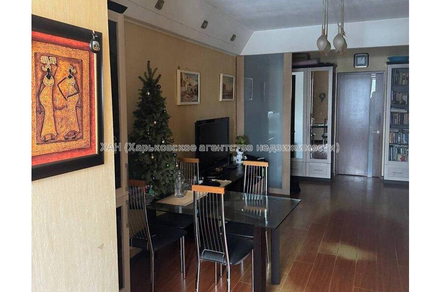 Продам квартиру, Балакирева пер. , 3 кім., 84 м², капитальный ремонт 