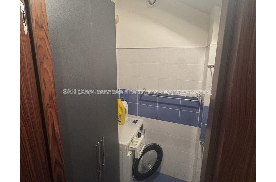 Продам квартиру, Балакирева пер. , 3 кім., 84 м², капитальный ремонт 