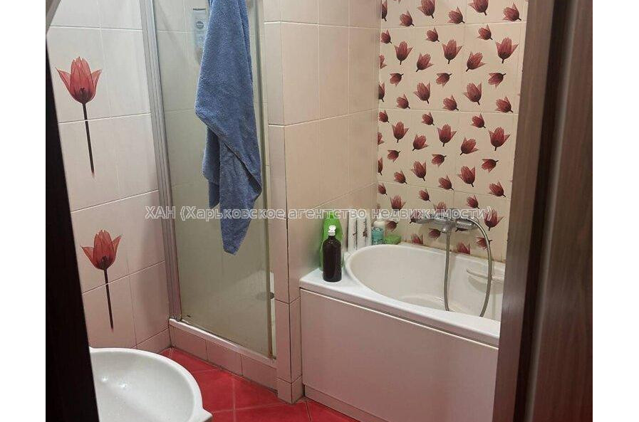 Продам квартиру, Балакирева пер. , 3 кім., 84 м², капитальный ремонт 