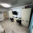 Продам квартиру, Сергея Барсукова ул. , 3 кім., 81 м², капитальный ремонт 