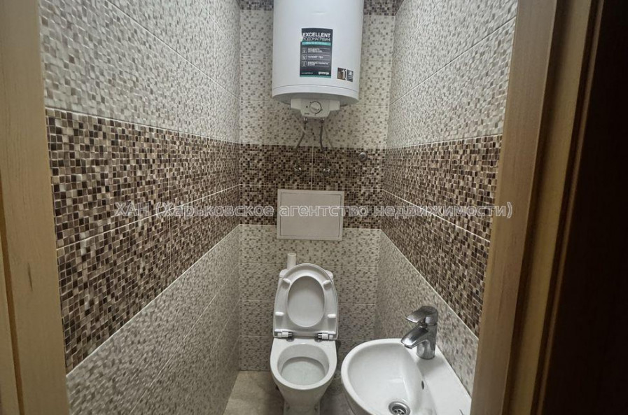 Продам квартиру, Сергея Барсукова ул. , 3  ком., 81 м², капитальный ремонт 