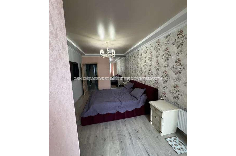 Продам квартиру, Сергея Барсукова ул. , 3 кім., 81 м², капитальный ремонт 