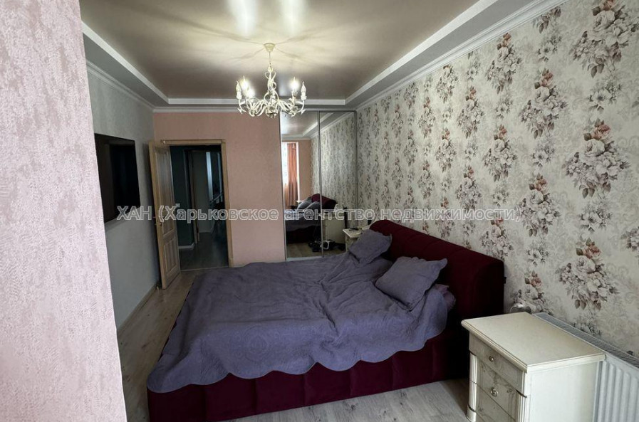 Продам квартиру, Сергея Барсукова ул. , 3 кім., 81 м², капитальный ремонт 