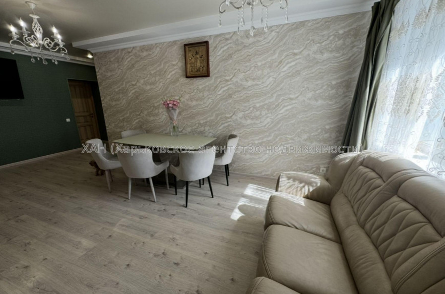 Продам квартиру, Сергея Барсукова ул. , 3 кім., 81 м², капитальный ремонт 