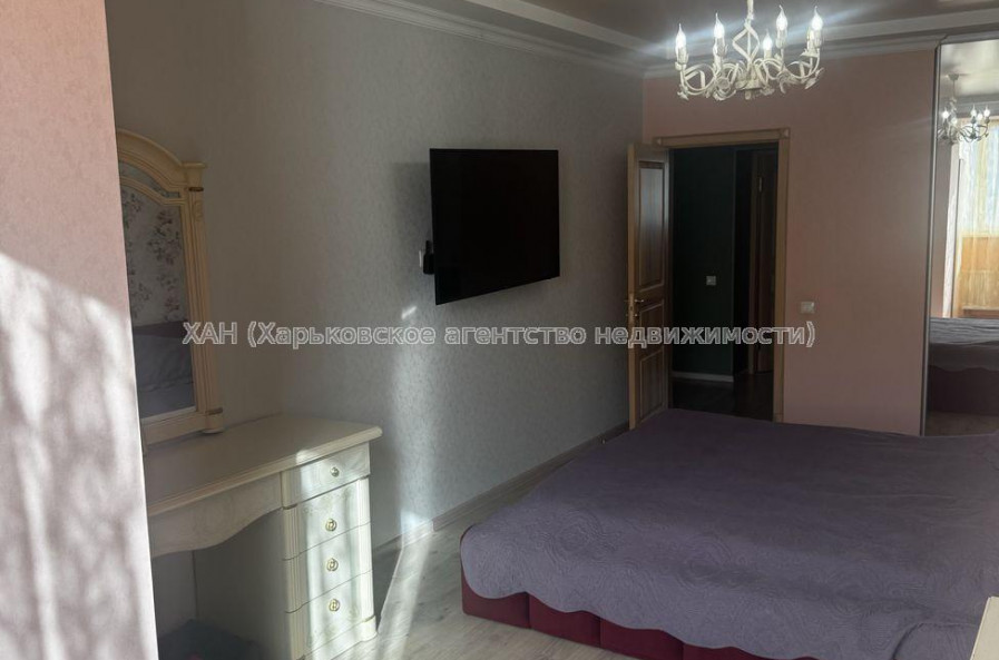 Продам квартиру, Сергея Барсукова ул. , 3  ком., 81 м², капитальный ремонт 
