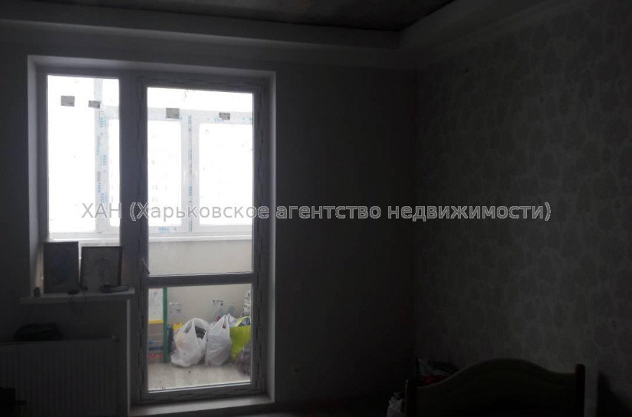 Продам квартиру, Сергея Барсукова ул. , 3 кім., 81 м², капитальный ремонт 