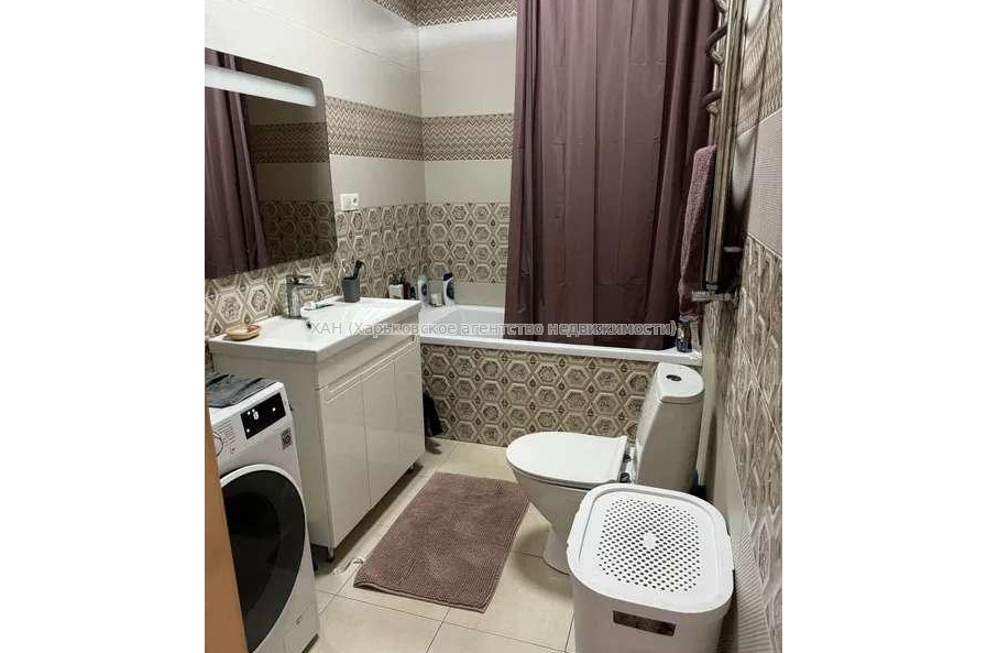 Продам квартиру, Сергея Барсукова ул. , 3 кім., 81 м², капитальный ремонт 