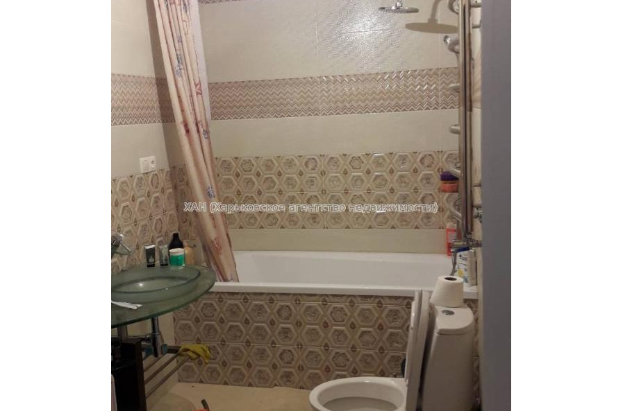 Продам квартиру, Сергея Барсукова ул. , 3 кім., 81 м², капитальный ремонт 