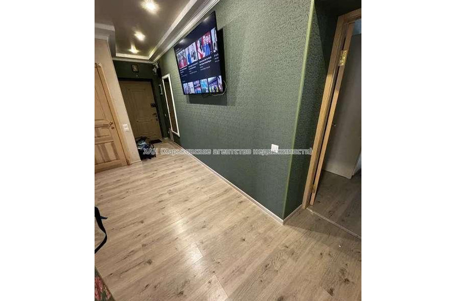 Продам квартиру, Сергея Барсукова ул. , 3 кім., 81 м², капитальный ремонт 
