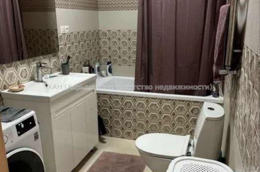 Продам квартиру, Сергея Барсукова ул. , 3 кім., 81 м², капитальный ремонт 