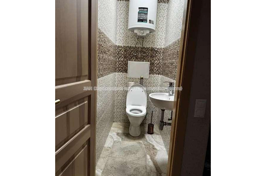 Продам квартиру, Сергея Барсукова ул. , 3 кім., 81 м², капитальный ремонт 