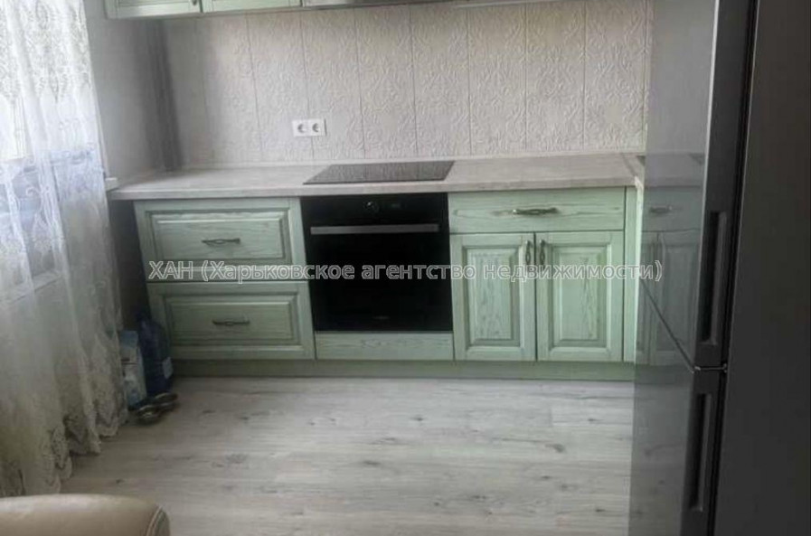 Продам квартиру, Сергея Барсукова ул. , 3  ком., 81 м², капитальный ремонт 