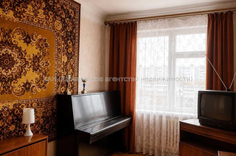 Продам квартиру, Архитекторов ул. , 3 кім., 71.70 м², косметический ремонт 