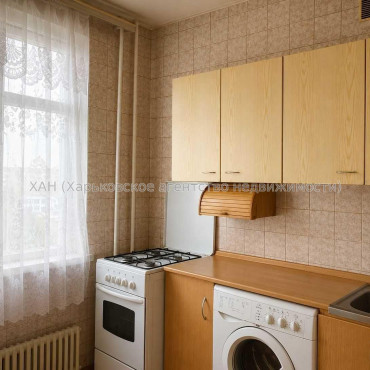 Продам квартиру, Архитекторов ул. , 3 кім., 71.70 м², косметический ремонт 