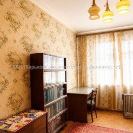 Продам квартиру, Архитекторов ул. , 3 кім., 71.70 м², косметический ремонт