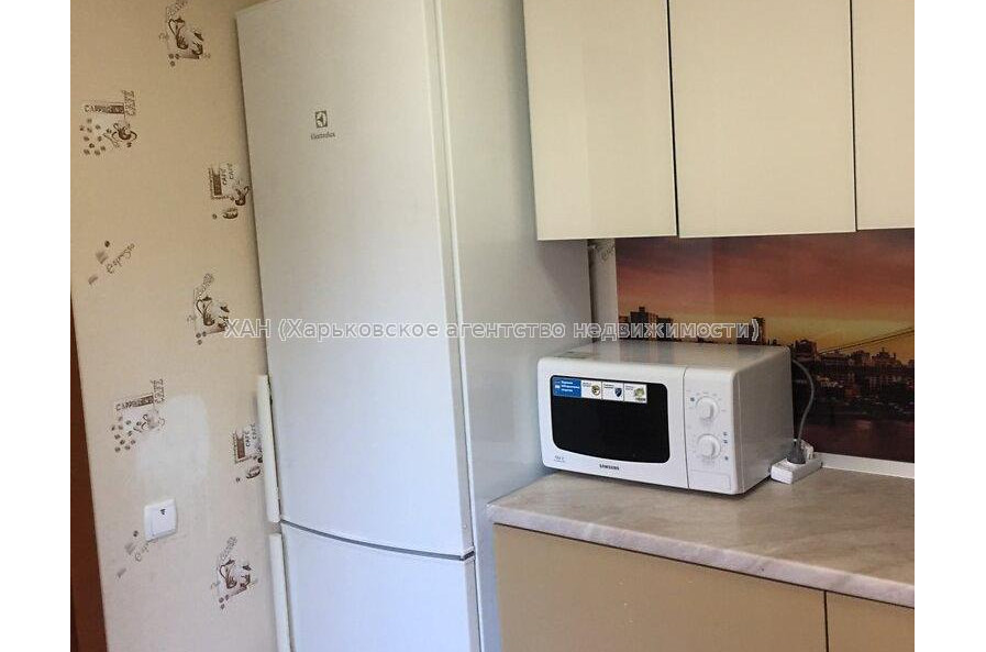 Продам квартиру, Сумгаитская ул. , 2  ком., 42 м², капитальный ремонт 