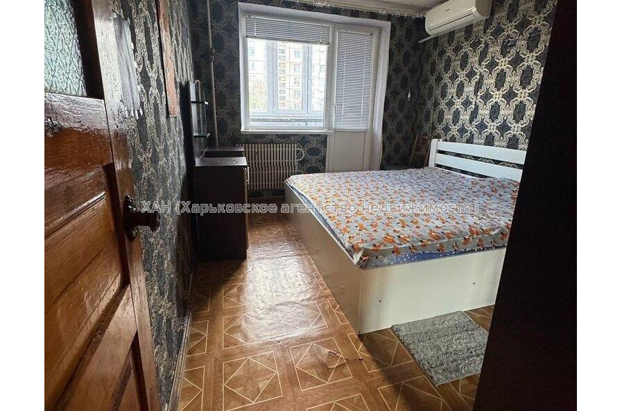 Продам квартиру, Самолетная ул. , 3  ком., 70 м², косметический ремонт 