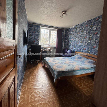 Продам квартиру, Самолетная ул. , 3  ком., 70 м², косметический ремонт 