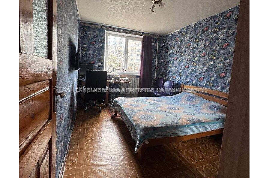 Продам квартиру, Самолетная ул. , 3  ком., 70 м², косметический ремонт 