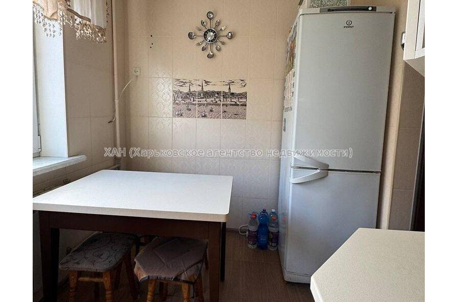 Продам квартиру, Самолетная ул. , 3  ком., 70 м², косметический ремонт 