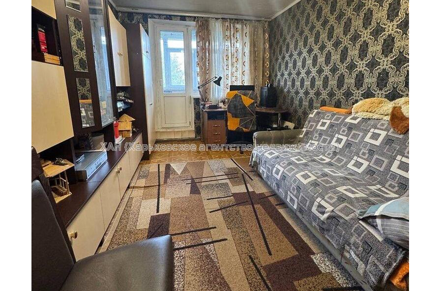 Продам квартиру, Самолетная ул. , 3  ком., 70 м², косметический ремонт 