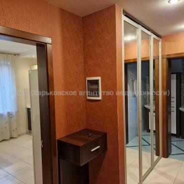 Продам квартиру, Лопанская ул. , 2  ком., 65 м², евроремонт 