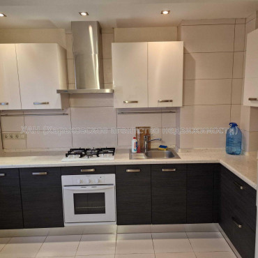 Продам квартиру, Лопанская ул. , 2  ком., 65 м², евроремонт 