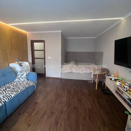 Продам квартиру, Петра Болбочана ул. , 1 кім., 41 м², капитальный ремонт